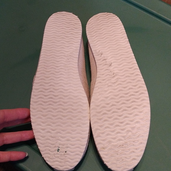Women's tan/gold slip on flats size 10 - Picture 6 of 7